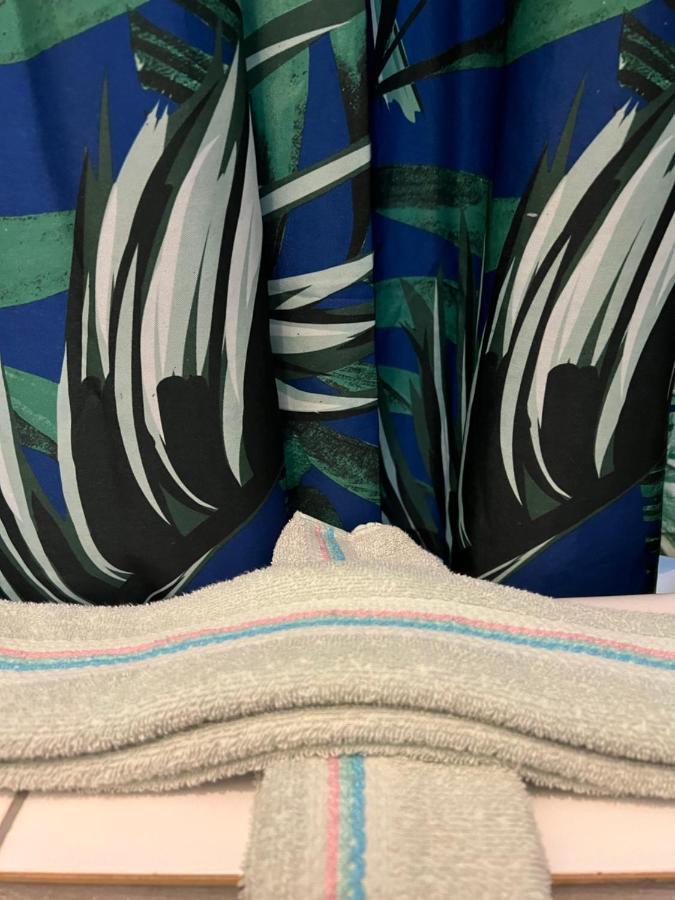 Private Schlafzimmer Mit Wc Dusche Mönchengladbach Exteriör bild