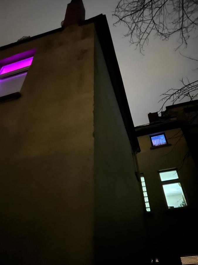 Private Schlafzimmer Mit Wc Dusche Mönchengladbach Exteriör bild